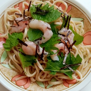 大葉と甘海老と刻み海苔の冷やしおそば